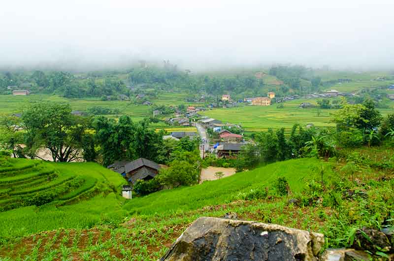 217 - Vietnam - Sapa - paisaje bajo la lluvia